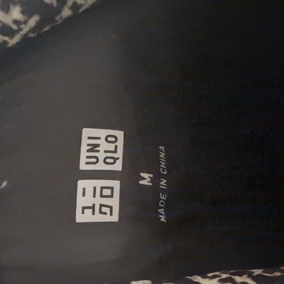 Uniqlo Ultra lite down Women's Black and Tan Pattern Puffer Jacket - Picture 2 of 3